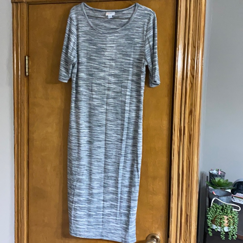 LN women’s Mwdium LulaRoe grey dress - Picture 1 of 6